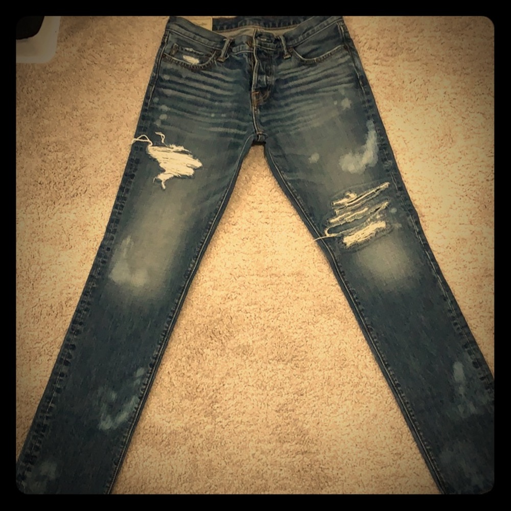 Abercrombie & Fitch Distressed skinny jeans. 30x32